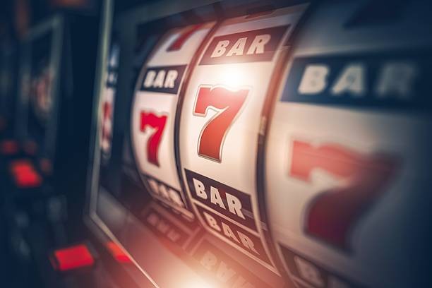 yuhuslot mobile app showing Evolution Gaming live casino lobby